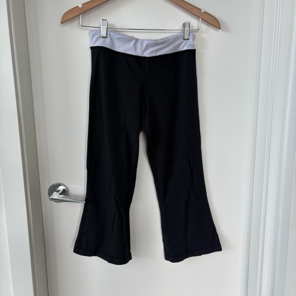 Lululemon Black Mid-Rise Capris Size 4
